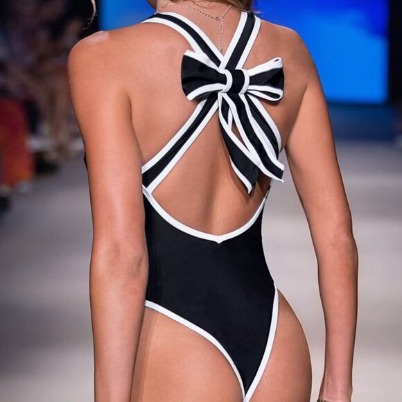 NWT Haute Havana Oversized Bow One-Piece - Picture 1 of 5